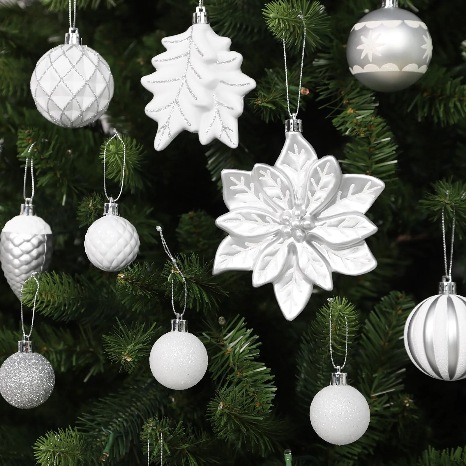 106pcs White &Silver Christmas Balls Ornaments Set with Hooks