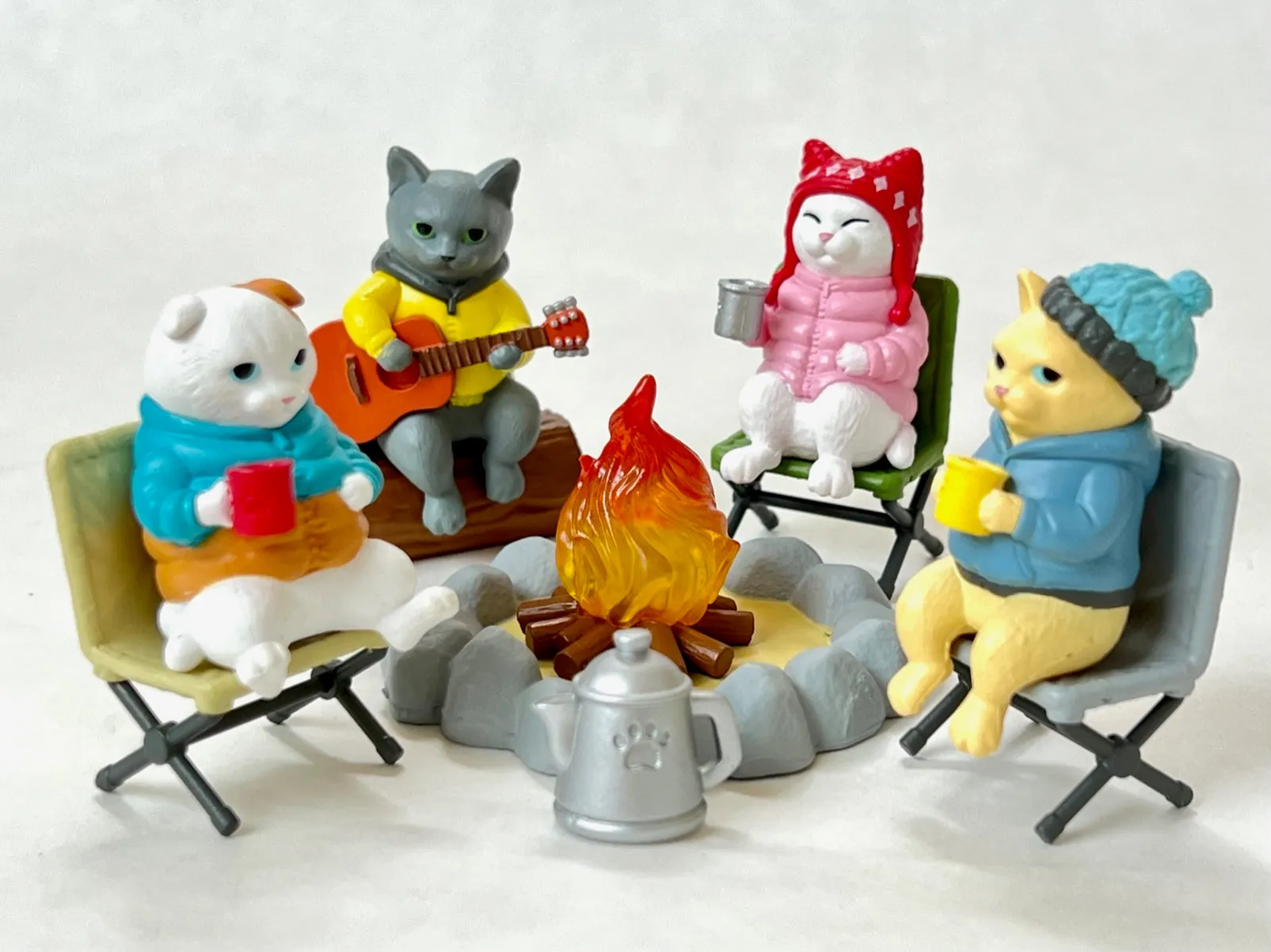 70234 Campfire Cat Figurine Capsule-5